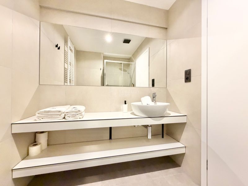 Luxurious Duplex with Private Hot Tub in Demänová Village