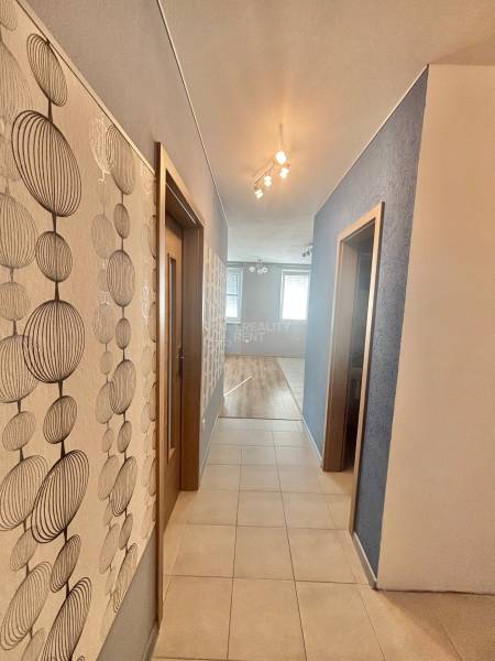 Sale Two bedroom apartment, Two bedroom apartment, Stará Bystrica, Čad