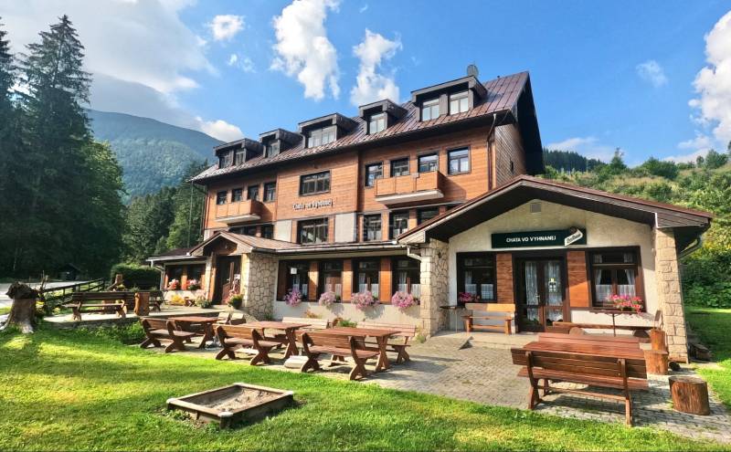 Charming Terchová Chalet: Renovated, Spacious, Ideal for Tourism