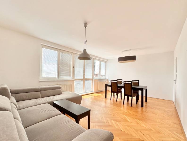 Spacious 4-Room Apartment with Garden in Žilina's Bôrik Area