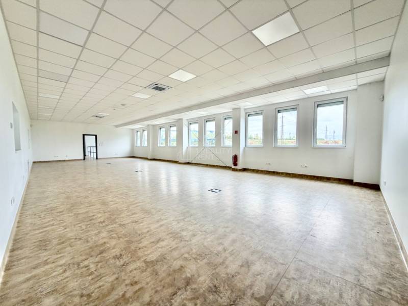 Modern Office Spaces for Rent Near KIA Plant in Teplička nad Váhom