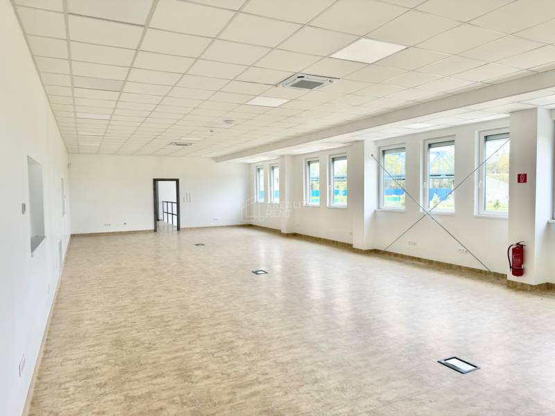 Modern Office Spaces for Rent Near KIA Plant in Teplička nad Váhom
