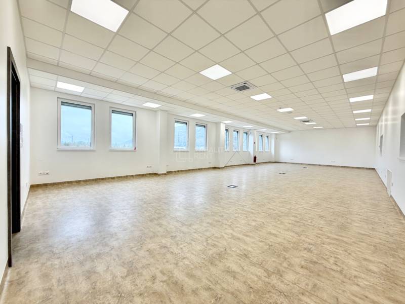 Modern Office Spaces for Rent Near KIA Plant in Teplička nad Váhom