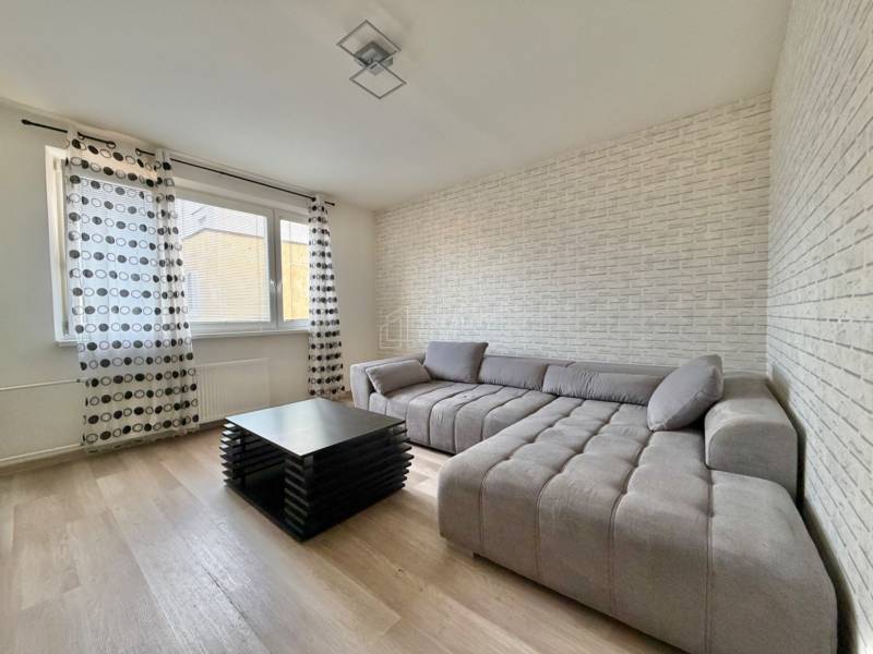 Cozy Two-Room Apartment with Scenic Views in Žilina