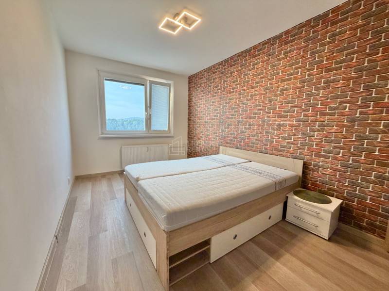 Cozy Two-Room Apartment with Scenic Views in Žilina