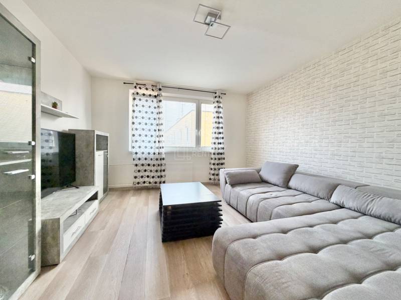 Cozy Two-Room Apartment with Scenic Views in Žilina