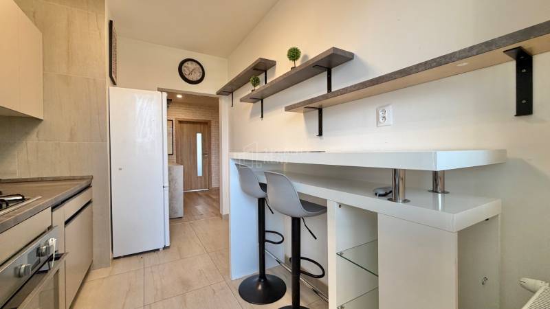Cozy Two-Room Apartment with Scenic Views in Žilina