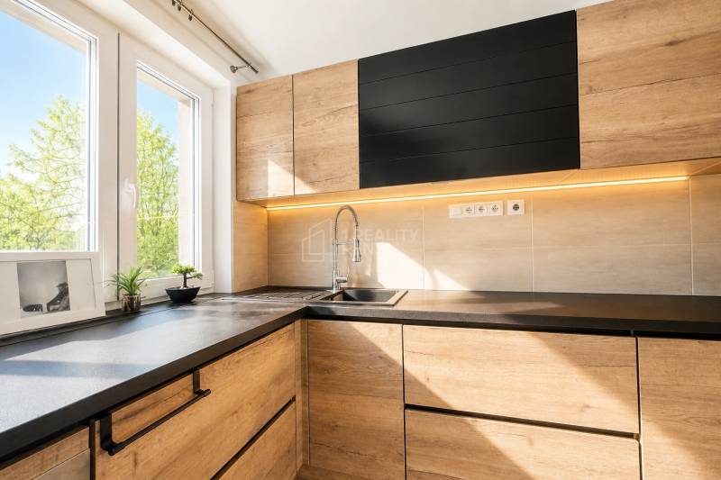 Charming Modern Home with Scenic Views in Svederník