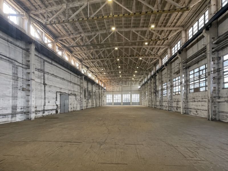 Spacious Industrial Hall for Rent in Žilinas Prime Location