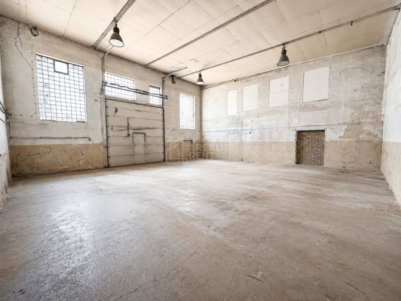 Spacious Industrial Hall for Rent in Žilina's Prime Location
