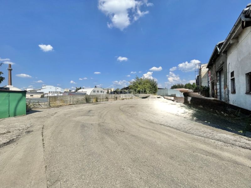 Spacious Industrial Hall for Rent in Žilinas Prime Location