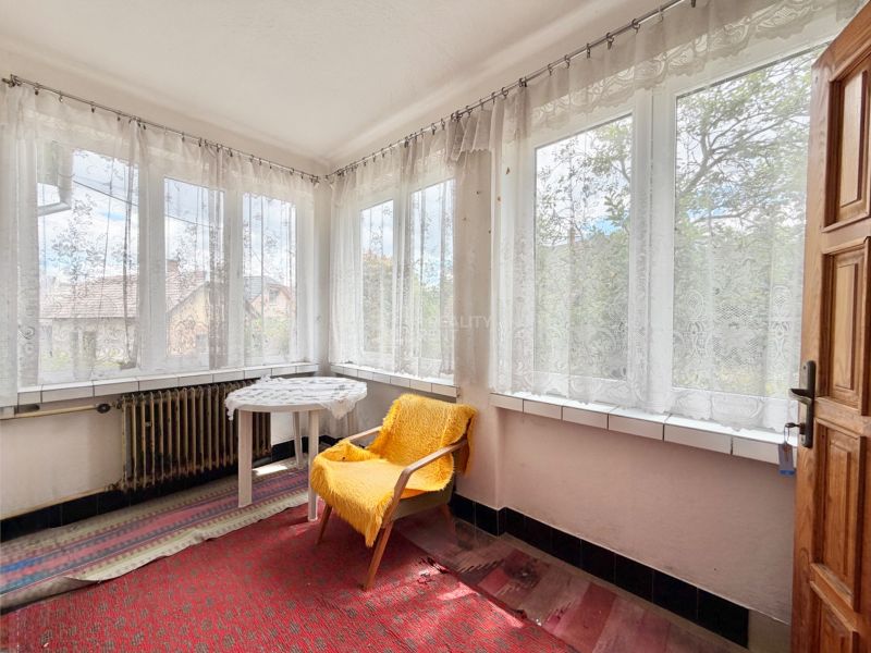Charming Family Home with Renovation Potential in Rudno