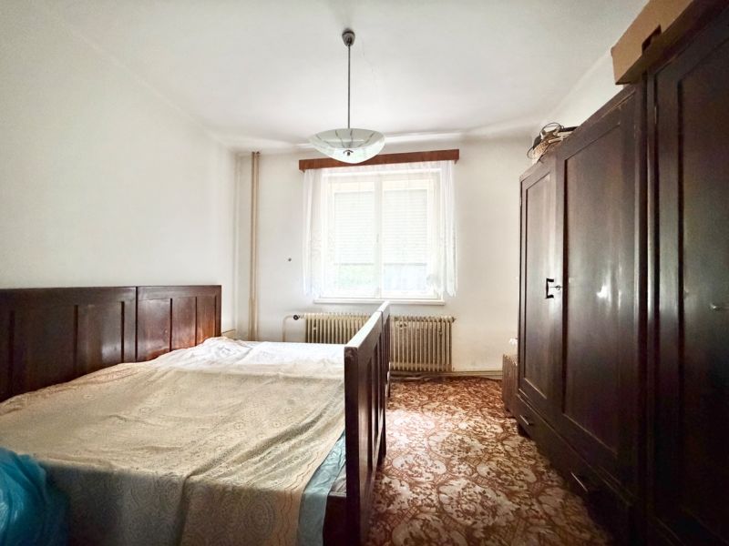 Charming Family Home with Renovation Potential in Rudno