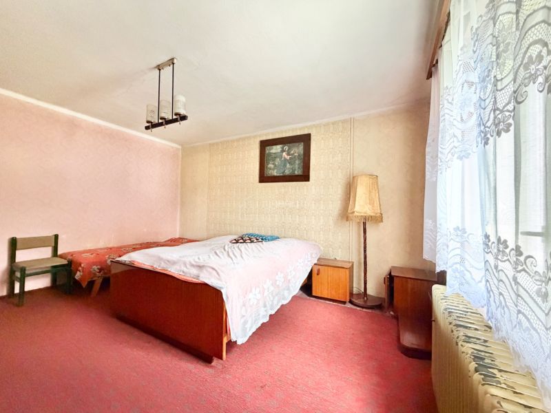 Charming Family Home with Renovation Potential in Rudno