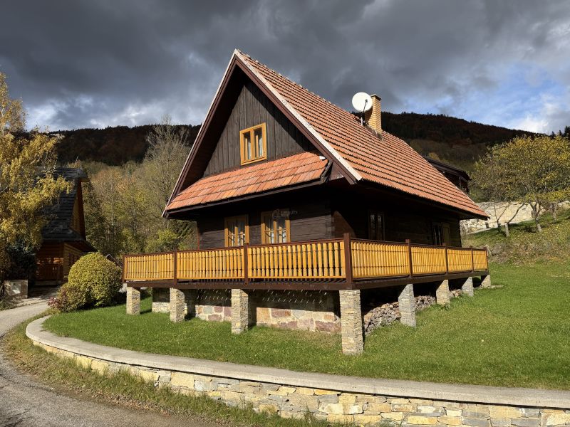 Charming Wooden Cottage in Terchová with Scenic Views