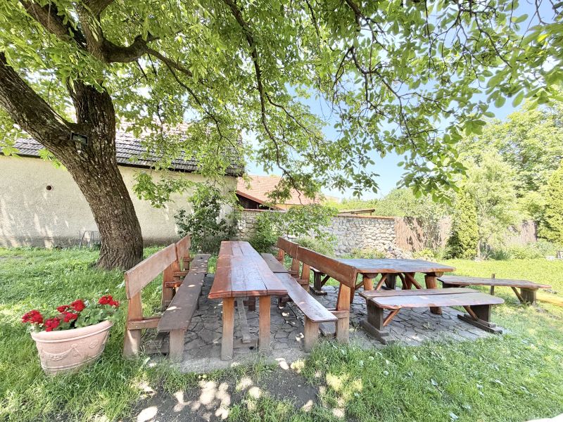 Charming Family House with Garden in Belá-Dulice