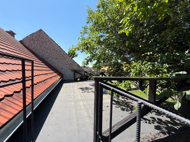 Charming Family House with Garden in Belá-Dulice