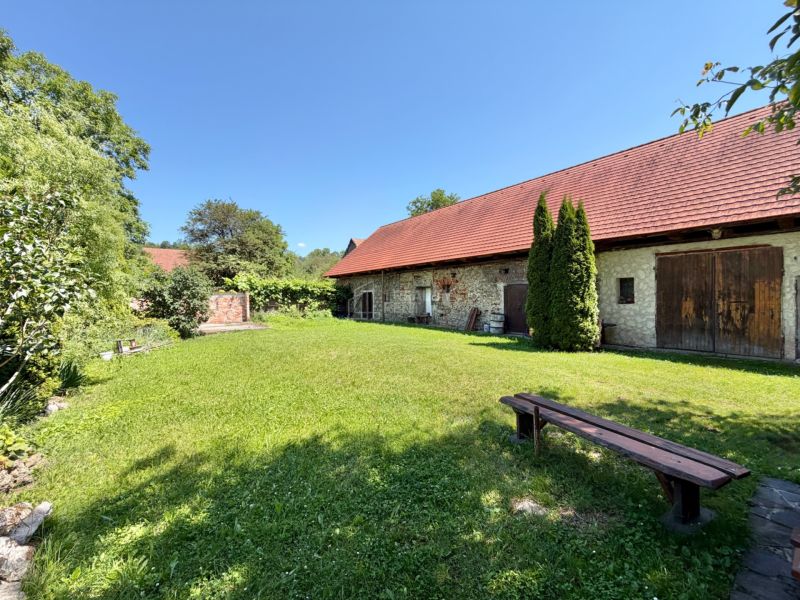 Charming Family House with Garden in Belá-Dulice