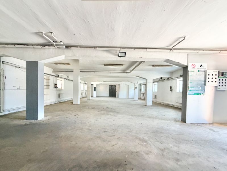 Secure and Accessible 213 m² Warehouse for Rent in Višňové