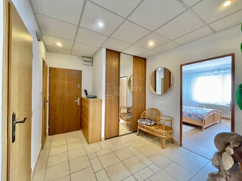 Cozy 3-Room Apartment with Balcony in Žilina Center