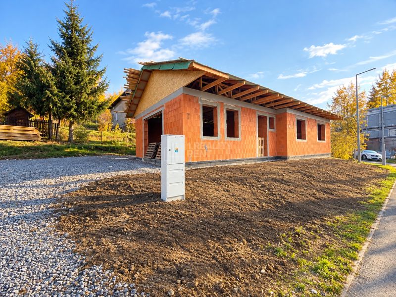 Newly built 4-bedroom family house with land in Svrčinovec