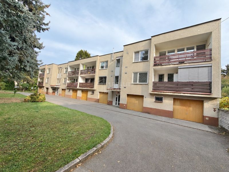 Spacious 4-Room Apartment with Garden and Garage in Martin