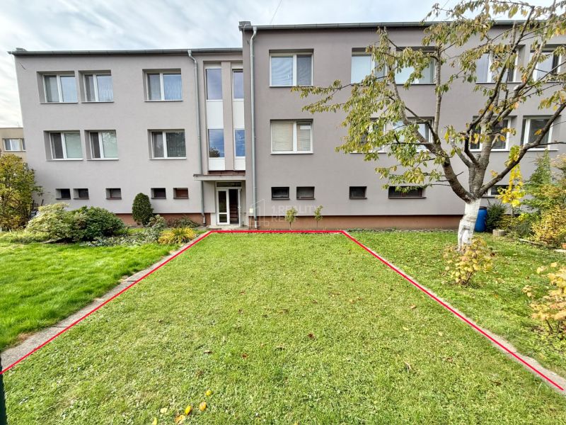 Spacious 4-Room Apartment with Garden and Garage in Martin