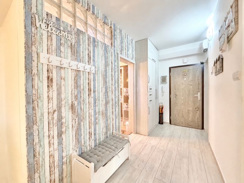 Spacious 4-Room Apartment with Garden and Garage in Martin
