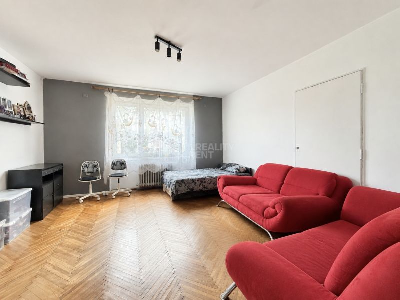 Charming Two-Room Apartment for Renovation in Žilinas Prime Location